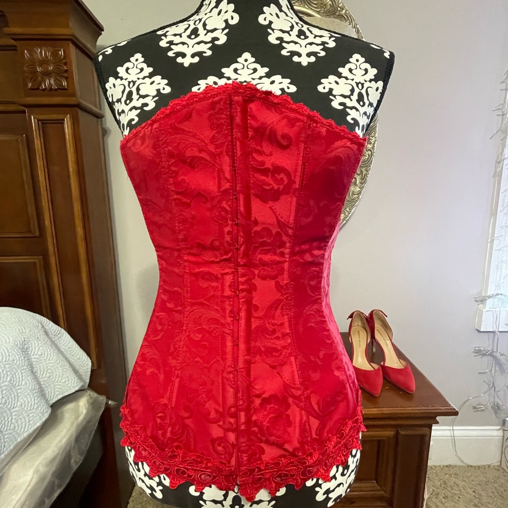 Frederick’s of Hollywood Red Corset sz32